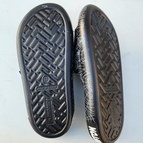 NEW Nightmare Before Christmas Men's Size 11 Sandals Slides Slippers Black White - Picture 11 of 16